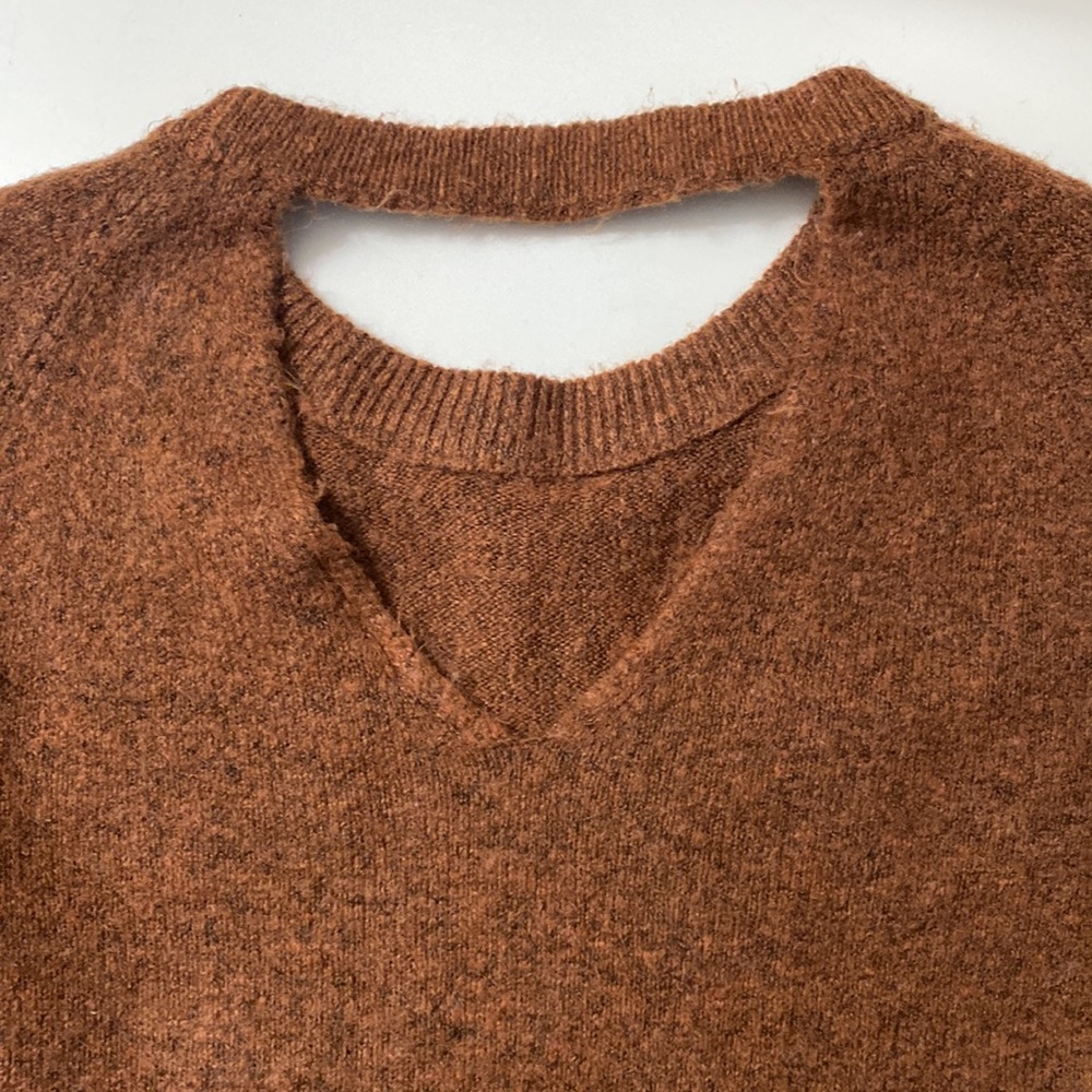 Open Back Sweater - Picture 3 of 4